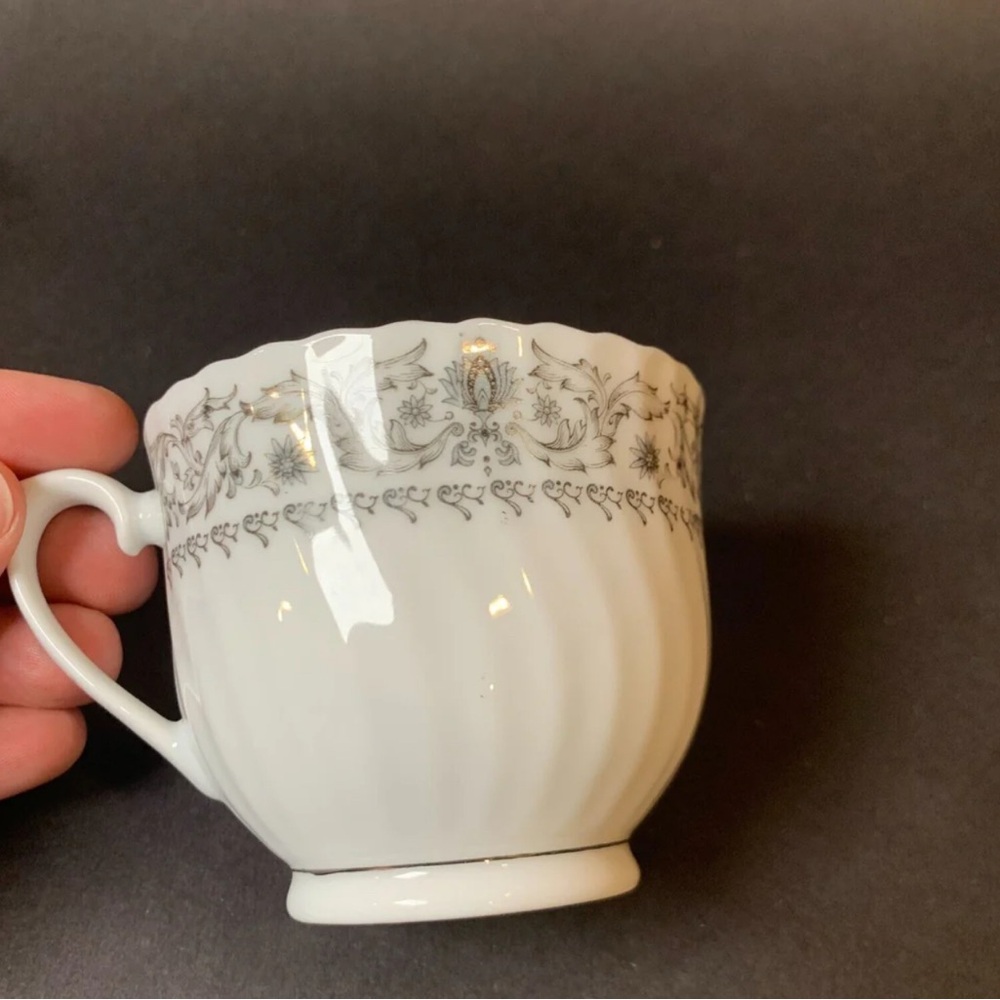 Discontinued 1985 Chinese Fine China Teacup CX123, Bone China W/Platinum Trim 9